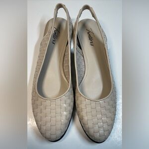 Trotters Women's Cream Woven Slingback Flats size 6.5 N leather upper